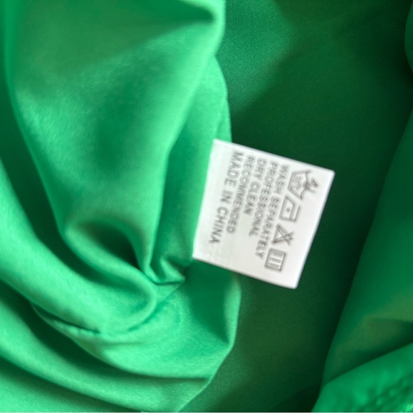 Elegant Green Maxi Dress - Picture 3 of 7